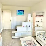 Lägenhet Iss Travel, Panoramic Sea View Ticino - 1 Bedroom 1,5 Km From The San Teodoro (Sardinia)